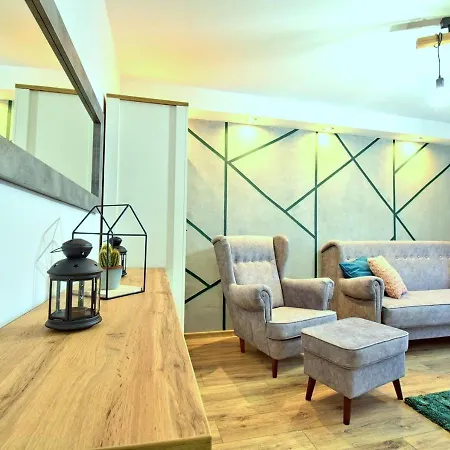 Modern Green 3 Apartment *